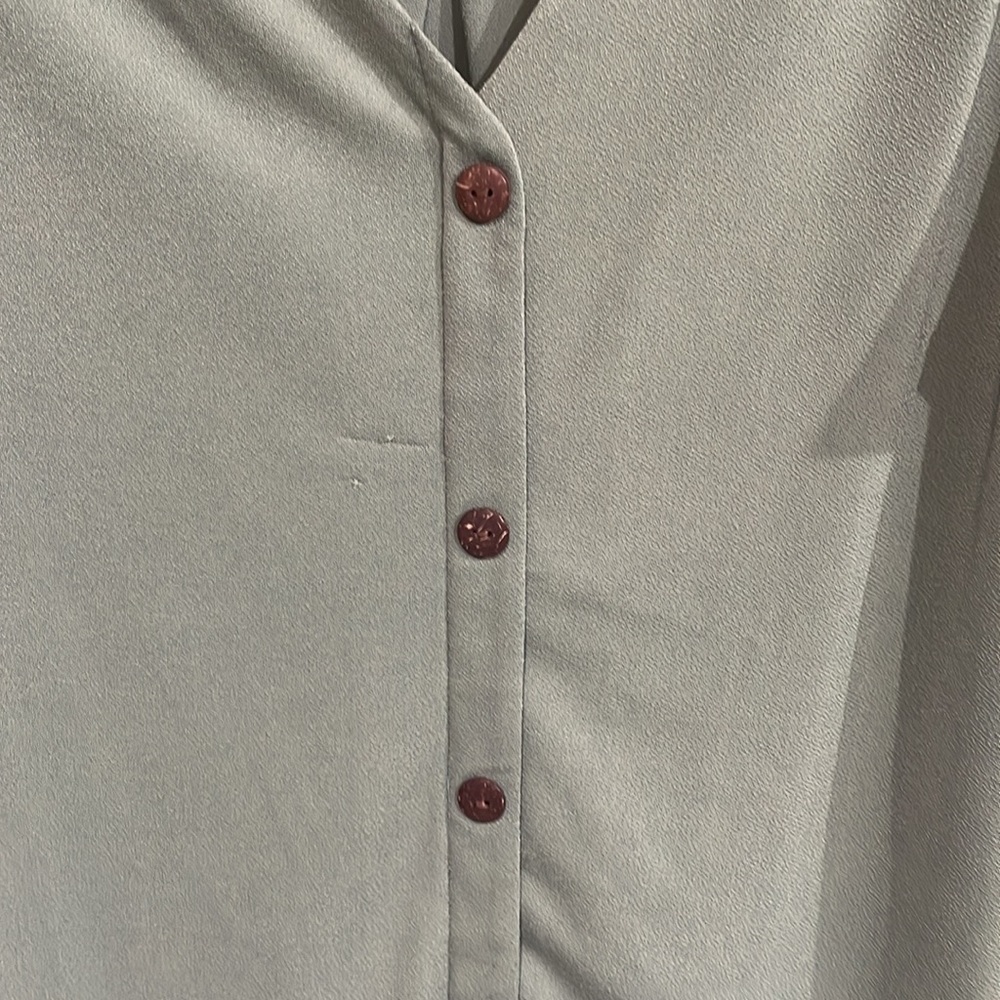 Button front Tee - Picture 3 of 8